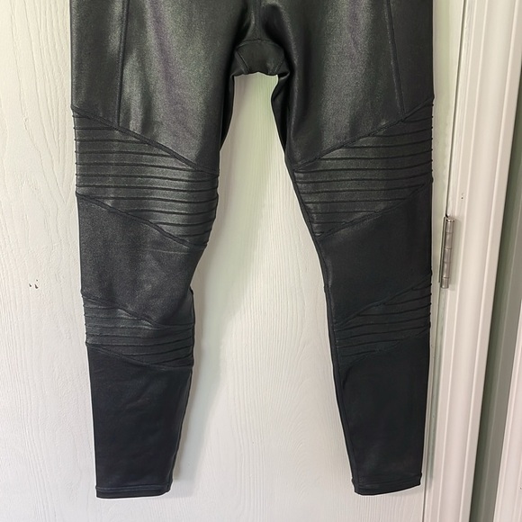 Athleta Inclination Moto Tight in Black Shimmer High-Waist Size Small - Picture 8 of 13